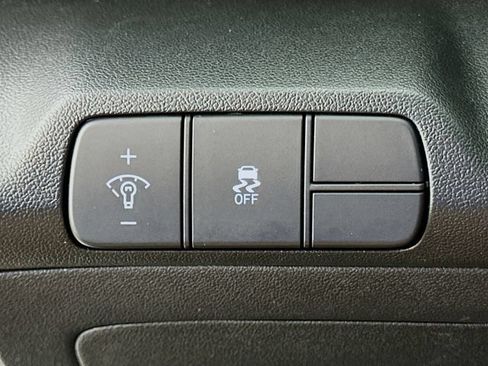 Used 2025 Hyundai Elantra Sport FWD image 20