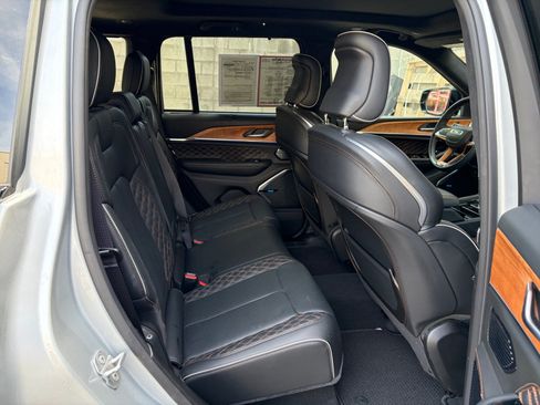 Used 2024 Jeep Grand Cherokee Summit AWD/4WD image 26
