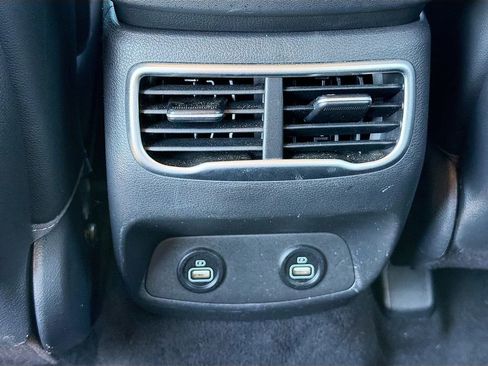 Used 2023 Hyundai Santa Fe SEL w/ Premium Package image 9