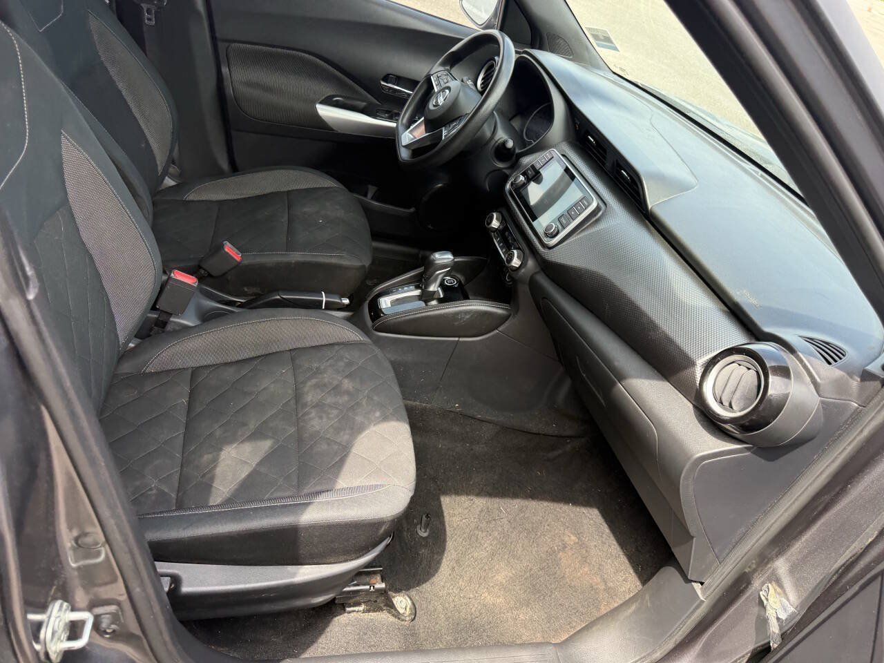 Used 2019 Nissan Kicks S FWD image 14
