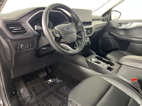 Used 2025 Ford Escape Platinum image 2