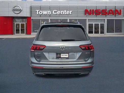 Used 2020 Volkswagen Tiguan SEL AWD/4WD image 6