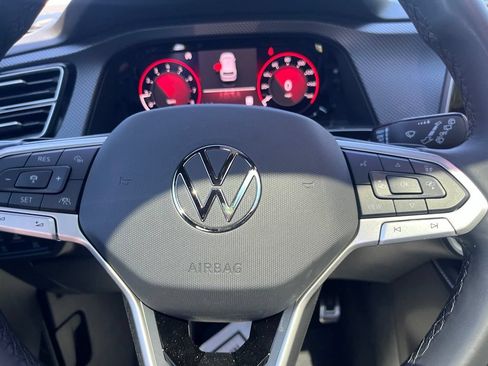 Certified 2025 Volkswagen Atlas Cross Sport SEL R-Line AWD/4WD image 20