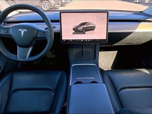 Used 2023 Tesla Model 3 Standard Range image 13
