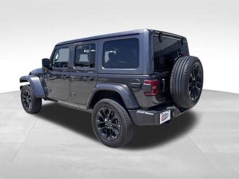 Used 2025 Jeep Wrangler Unlimited Sahara w/ Safety Group AWD/4WD image 5