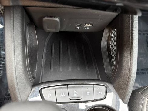 Used 2025 Chevrolet TrailBlazer LT AWD/4WD image 22