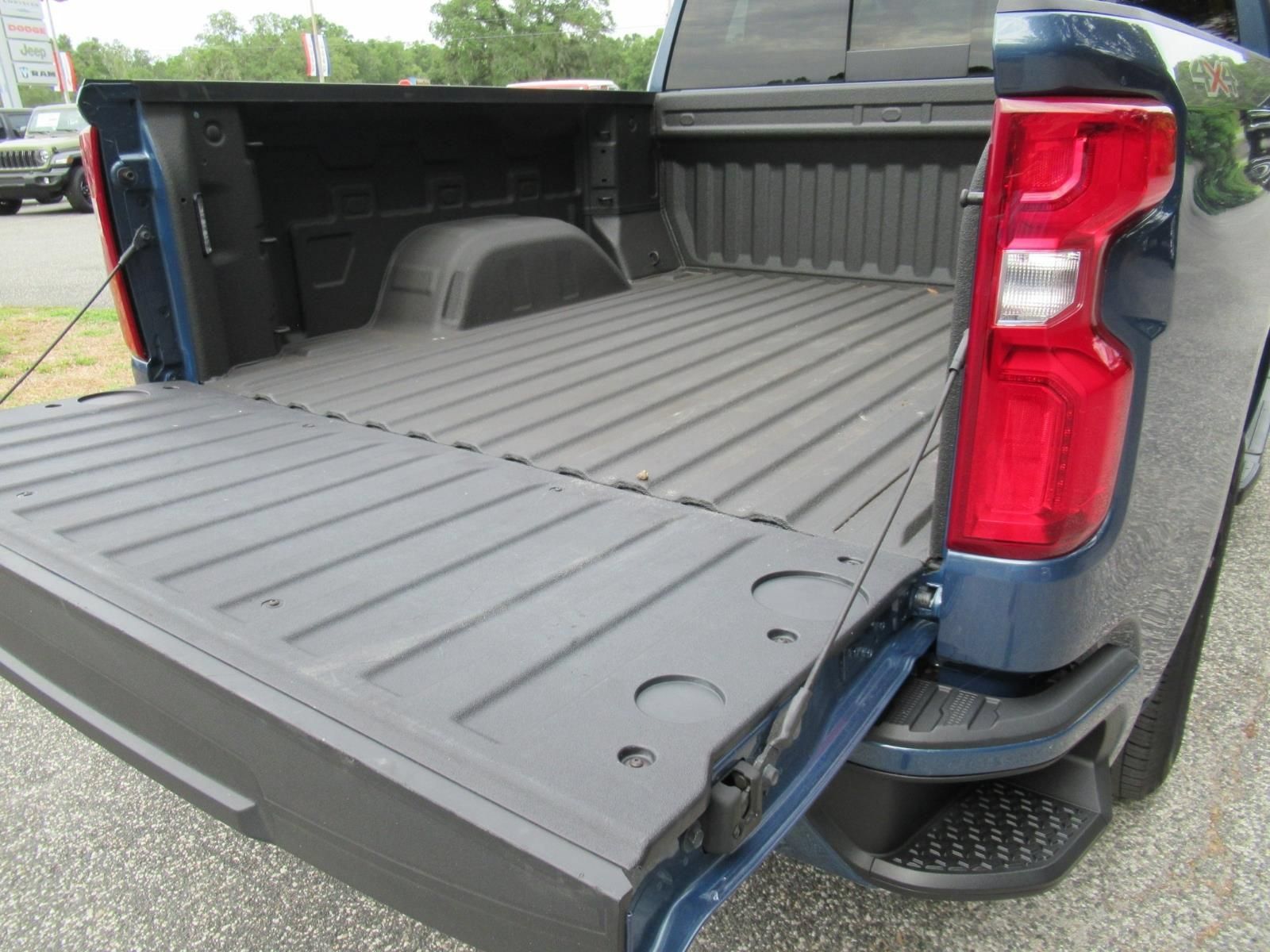 Used 2024 Chevrolet Silverado 1500 RST w/ Convenience Package II AWD/4WD image 31