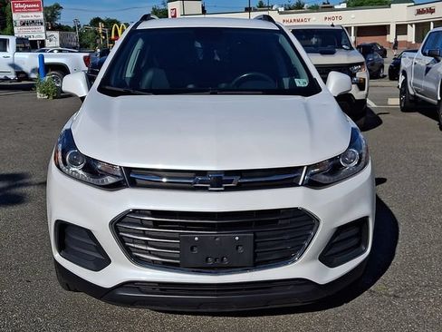 Used 2022 Chevrolet Trax LT w/ Driver Confidence Package AWD/4WD image 2