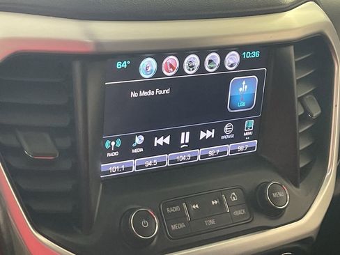 Used 2017 GMC Acadia SLT image 16