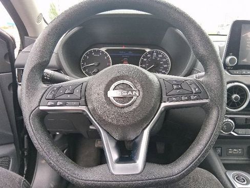 Used 2025 Nissan Sentra SV FWD image 17