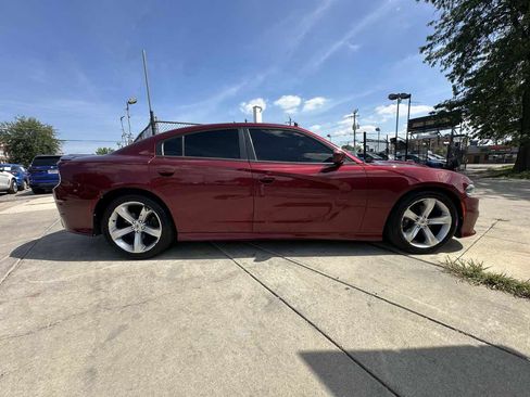 Used 2018 Dodge Charger R/T RWD image 4