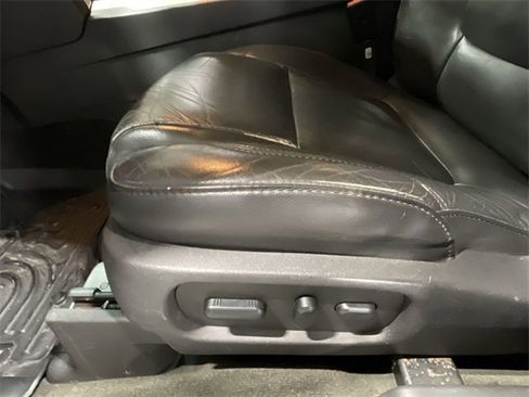 Used 2014 Ford Explorer XLT w/ Equipment Group 202A image 18