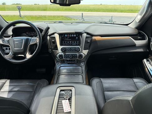 Used 2020 GMC Yukon Denali w/ Denali Ultimate Package AWD/4WD image 13