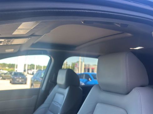 Used 2017 Honda CR-V Touring image 12