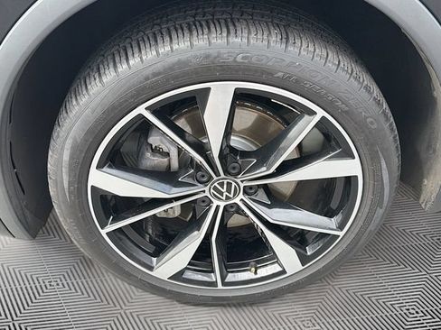 Used 2022 Volkswagen Tiguan SEL R-Line AWD/4WD image 33