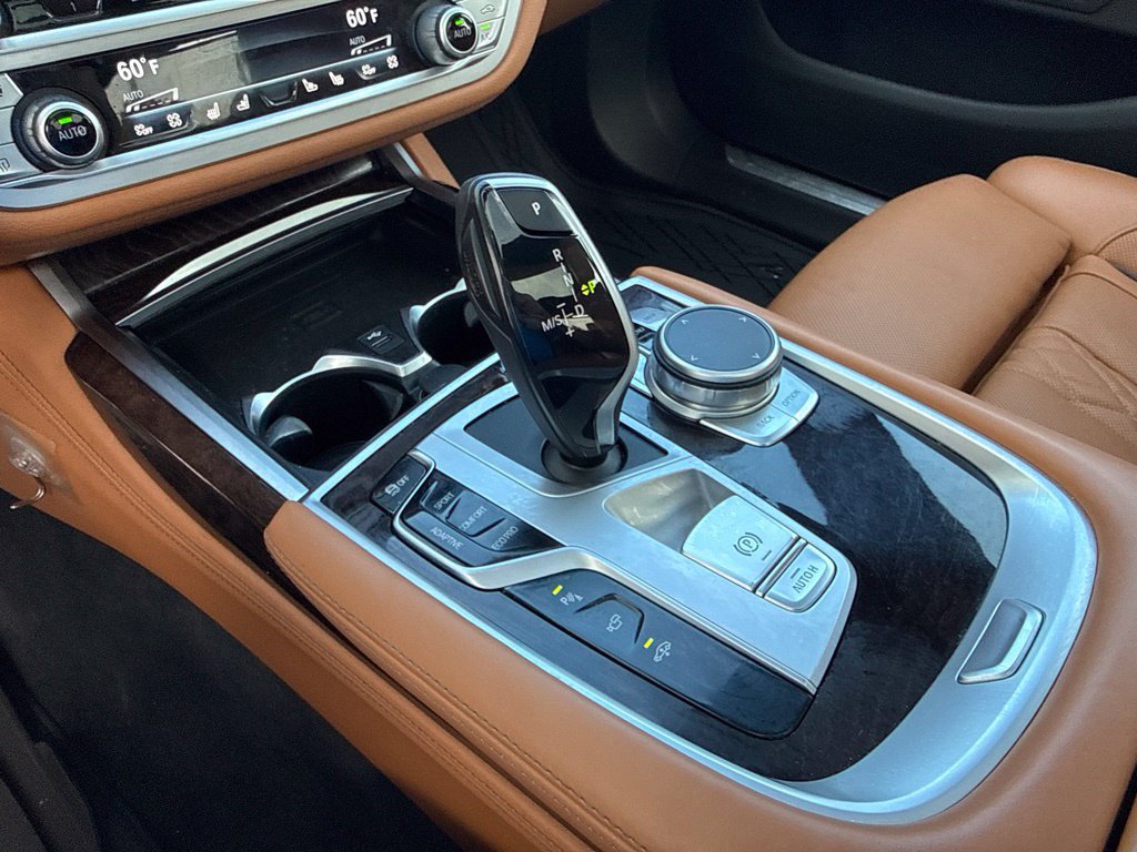 Used 2022 BMW 750i xDrive w/ M Sport Package AWD/4WD image 25