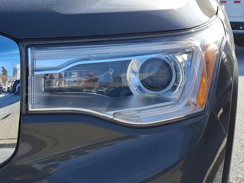 Used 2019 GMC Acadia SLE image 9