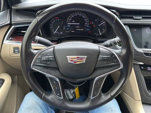 Used 2018 Cadillac XT5 Luxury w/ Driver Awareness Package AWD/4WD image 10