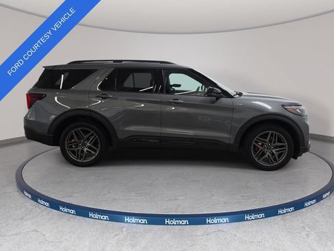 Used 2026 Ford Explorer ST-Line w/ ST-Line Street Pack AWD/4WD image 5