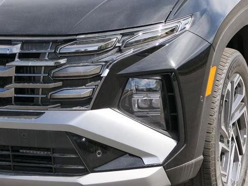 New 2025 Hyundai Tucson Limited image 9