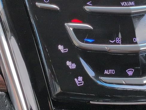 Used 2015 Cadillac Escalade Premium image 24