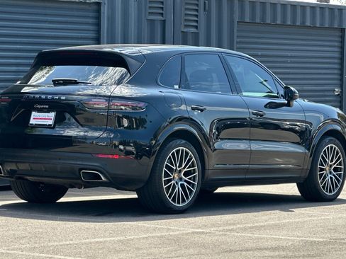 Certified 2023 Porsche Cayenne AWD/4WD image 8