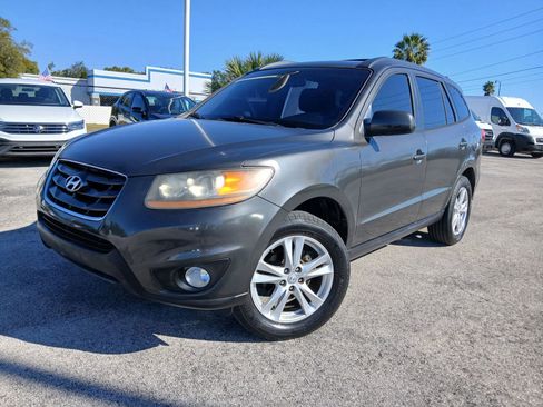 Used 2010 Hyundai Santa Fe SE image 1