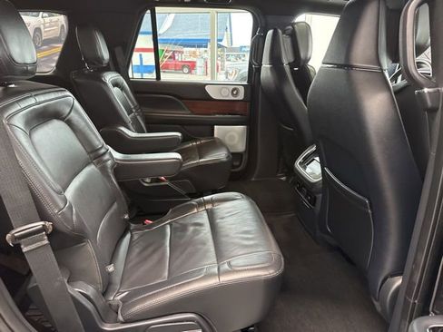 Used 2023 Lincoln Navigator Reserve AWD/4WD image 14