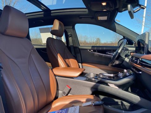 Used 2023 Lincoln Nautilus Reserve w/ Monochromatic Package image 11