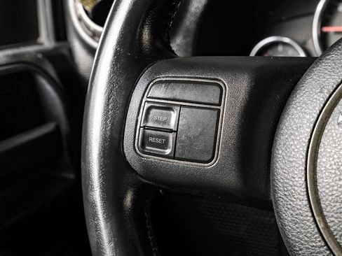 Used 2011 Jeep Wrangler Unlimited Sport image 15