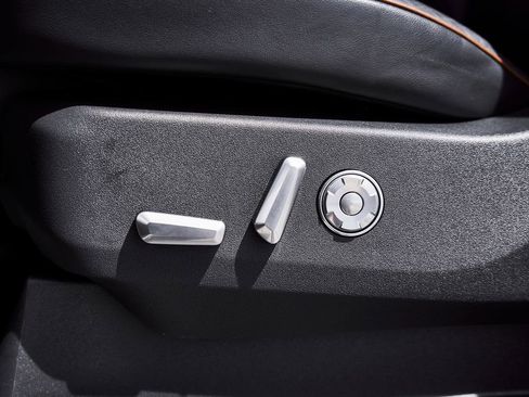 Used 2025 Lincoln Navigator Black Label AWD/4WD image 35