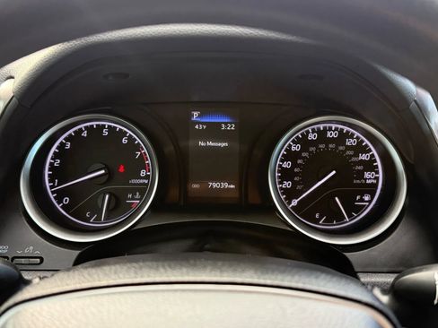 Used 2021 Toyota Camry LE image 28