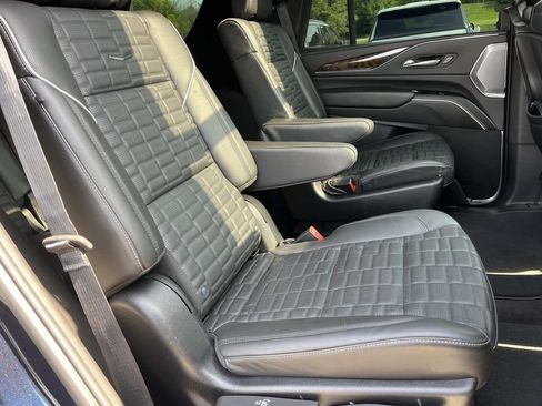 Certified 2023 Cadillac Escalade Sport Platinum w/ Heavy-Duty Trailer Package AWD/4WD image 28