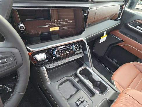 New 2026 GMC Sierra 3500 Denali Ultimate AWD/4WD image 29