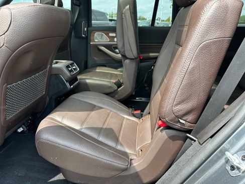 Used 2023 Mercedes-Benz GLS 450 4MATIC image 19