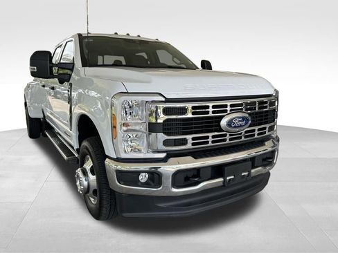 Used 2025 Ford F350 XLT w/ 360-Degree Camera Package AWD/4WD image 2