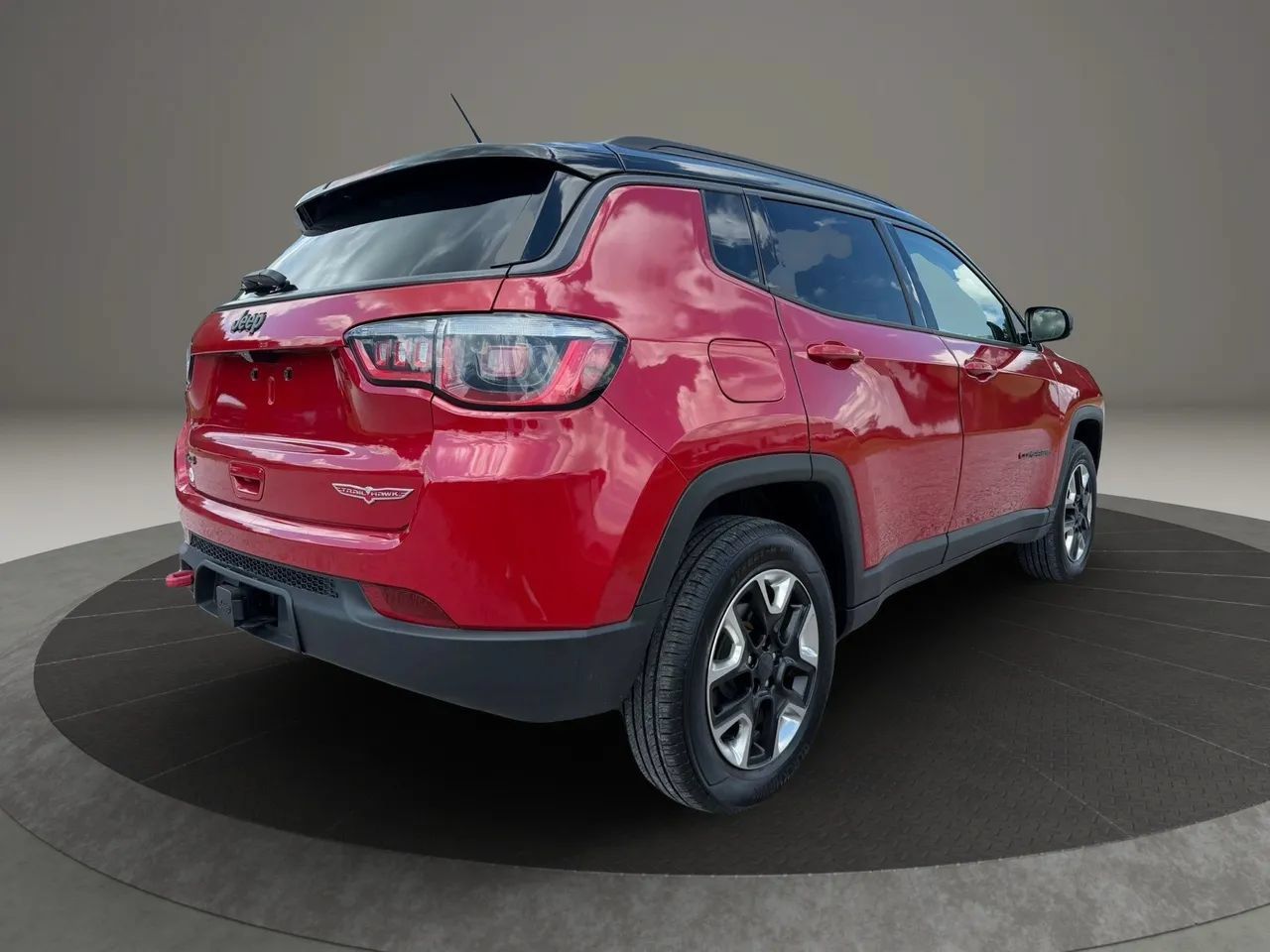 Used 2018 Jeep Compass Trailhawk w/ Popular Equipment Group AWD/4WD image 3