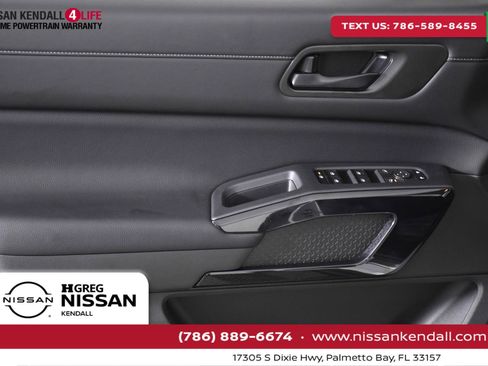 New 2024 Nissan Pathfinder SV w/ SV Premium Package image 23