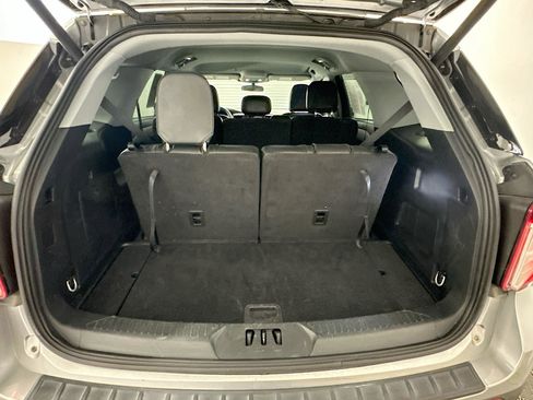 Used 2023 Ford Explorer XLT w/ Equipment Group 202A image 30