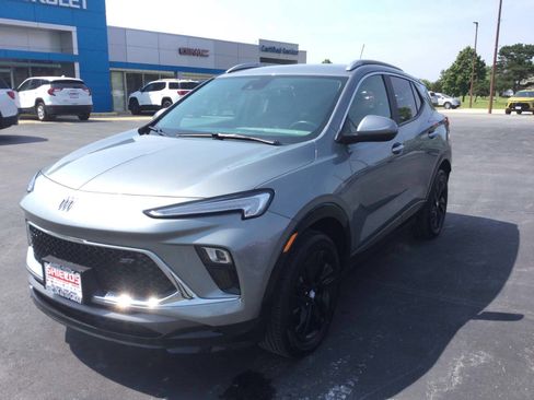 Used 2024 Buick Encore GX Sport Touring AWD/4WD image 3