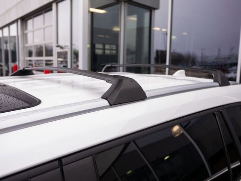 Used 2023 Toyota Highlander L image 10