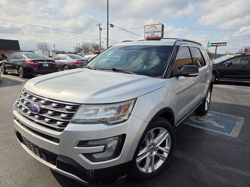 Used 2016 Ford Explorer XLT w/ Equipment Group 202A image 2