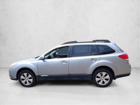 Used 2011 Subaru Outback 2.5i Limited AWD/4WD image 7