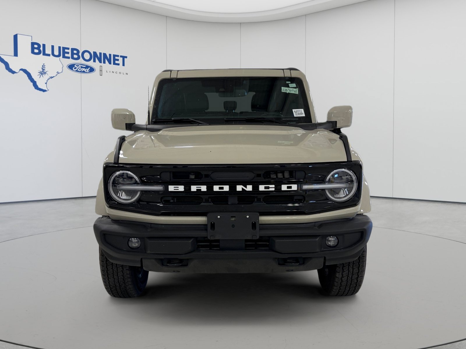 Used 2025 Ford Bronco Outer Banks AWD/4WD image 2