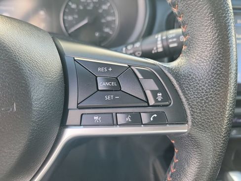 Used 2022 Nissan Kicks SR w/ Interior Electronics Package FWD image 20