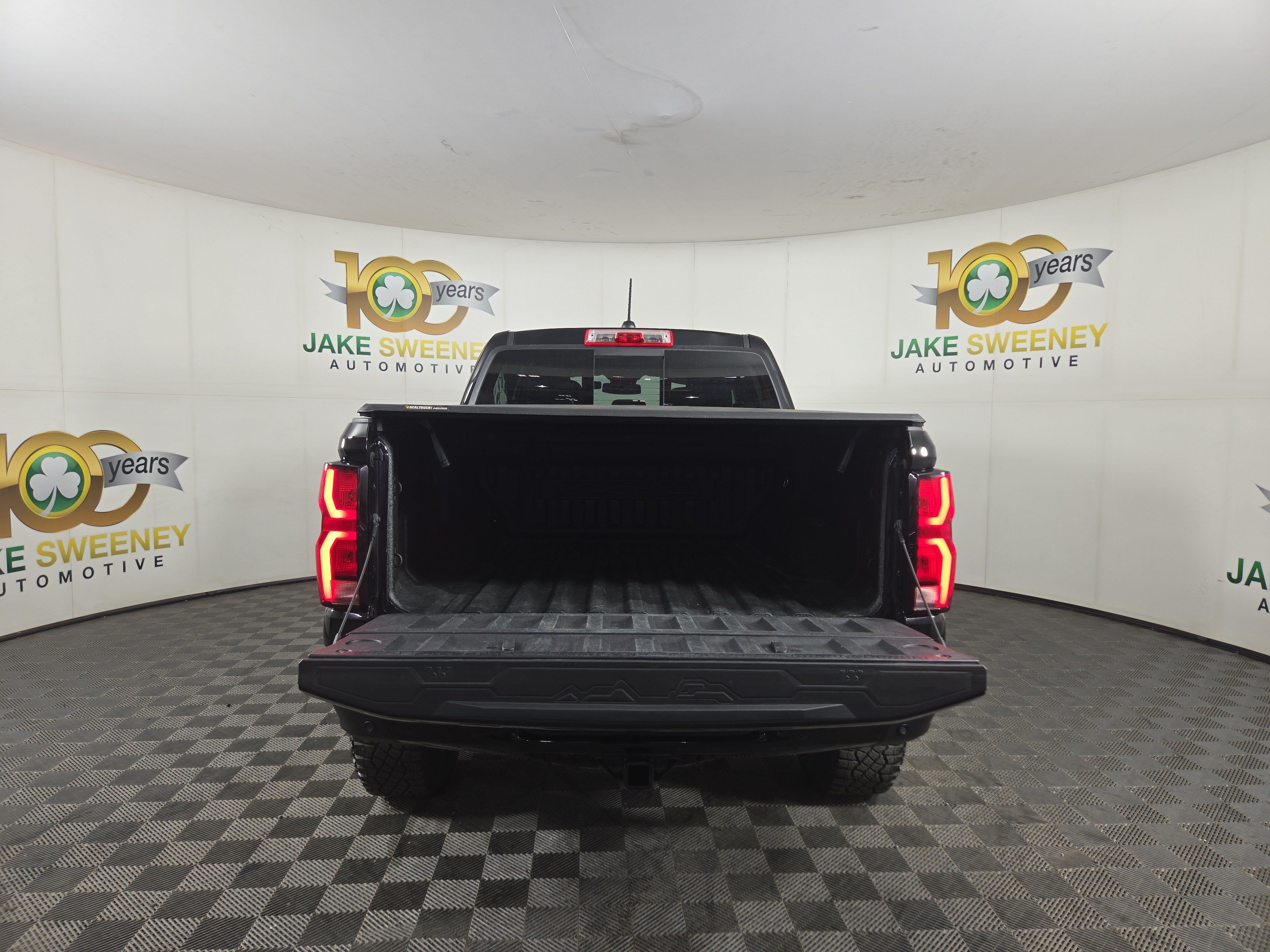 Certified 2024 Chevrolet Colorado ZR2 w/ ZR2 Convenience Package III AWD/4WD image 33