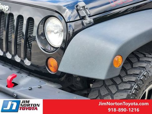 Used 2013 Jeep Wrangler Unlimited Rubicon AWD/4WD image 11