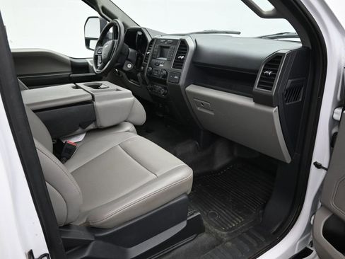 Used 2022 Ford F250 XL w/ Power Equipment Group image 21