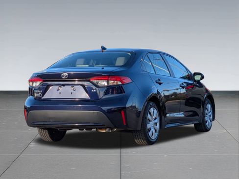 Used 2022 Toyota Corolla LE image 6