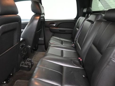 Used 2013 Chevrolet Avalanche LT AWD/4WD image 19